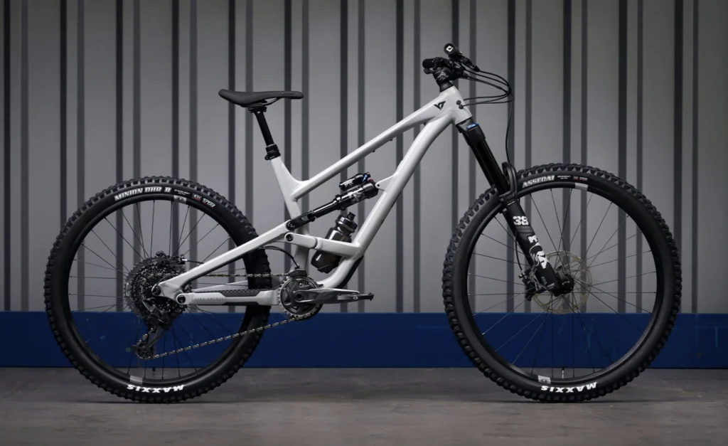 YT Industries - Capra - fresh-x-clean_03